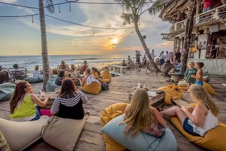 cafe pantai estetik Bali