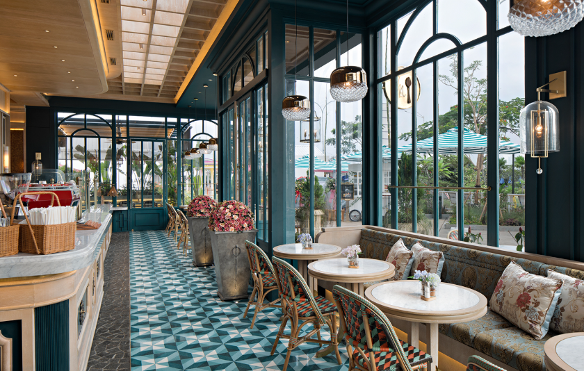 cafe bergaya Eropa di tengah alam Bali